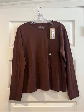 Eddie Bauer long sleeve tempo crew neck top solid Concord brown